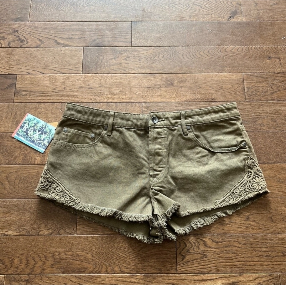 NEW Olive Crochet Detail Roxy Shorts - Picture 3 of 10
